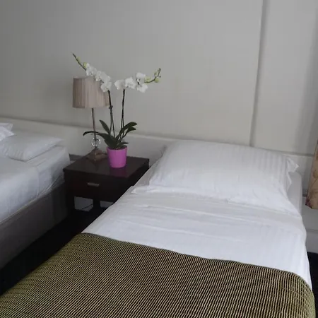 بيت ضيافة Killarney House Western Road 3*