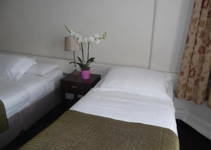 Гостевой дом Killarney House Western Road 3*